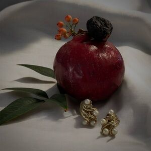 Vintage Trifari Clip-On Earrings